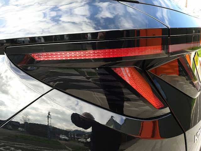 Hyundai TUCSON 1.6T Hybrid N Line S 5dr Auto Black