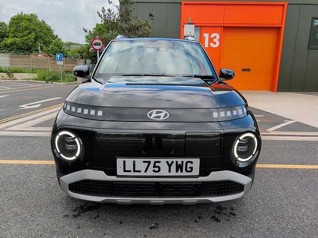 Hyundai INSTER 85kW 02 49kWh 5dr Auto Black