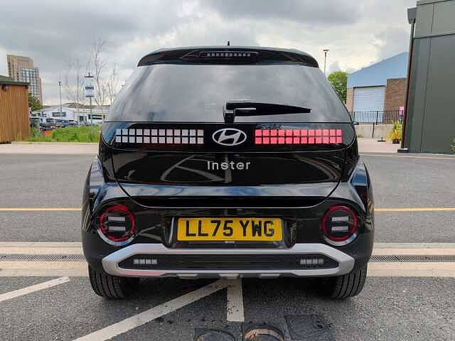 Hyundai INSTER 85kW 02 49kWh 5dr Auto Black
