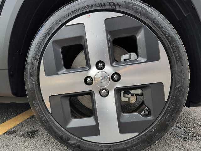 Hyundai INSTER 85kW 02 49kWh 5dr Auto Black