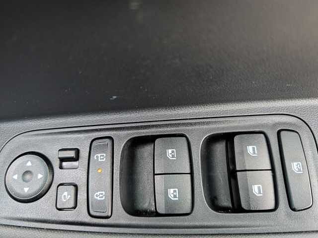 Hyundai INSTER 85kW 02 49kWh 5dr Auto Black