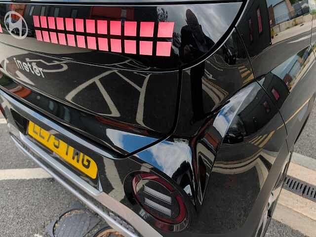 Hyundai INSTER 85kW 02 49kWh 5dr Auto Black