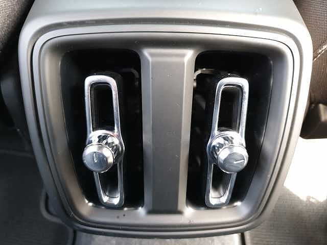 Volvo Xc40 2.0 B3P Plus Dark 5dr Auto