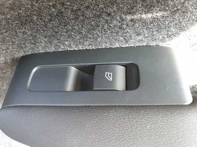 Volvo Xc40 2.0 B3P Plus Dark 5dr Auto