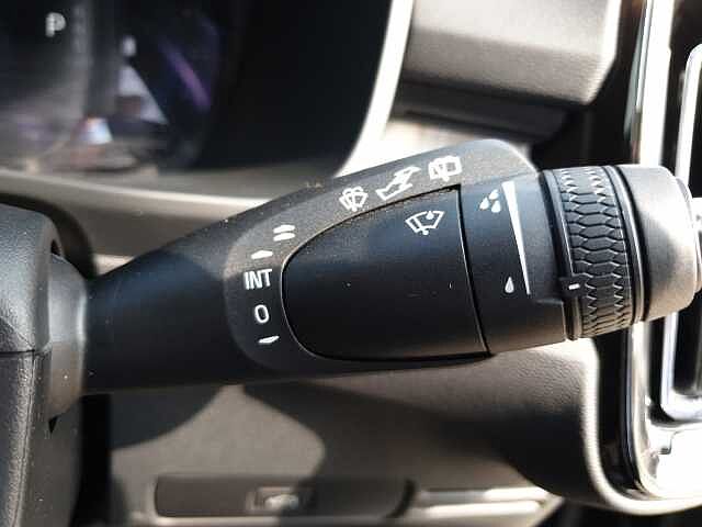Volvo Xc40 2.0 B3P Plus Dark 5dr Auto