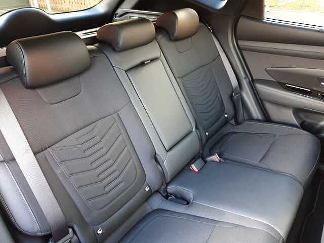 Hyundai TUCSON 1.6T Plug-in Hybrid Premium 5dr 4WD Auto Red