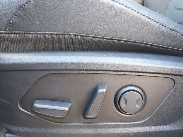 Hyundai TUCSON 1.6T Plug-in Hybrid Premium 5dr 4WD Auto Red