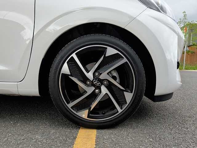 Hyundai I10 1.2 [79] Premium 5dr Auto [Nav] White