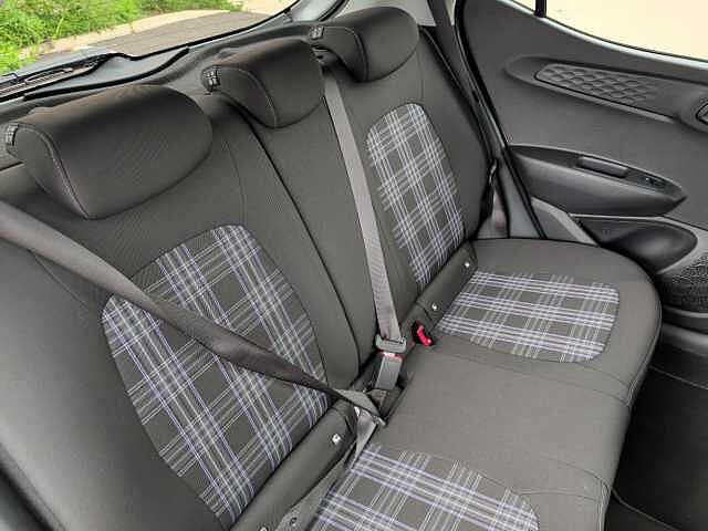 Hyundai I10 1.2 [79] Premium 5dr Auto [Nav] White