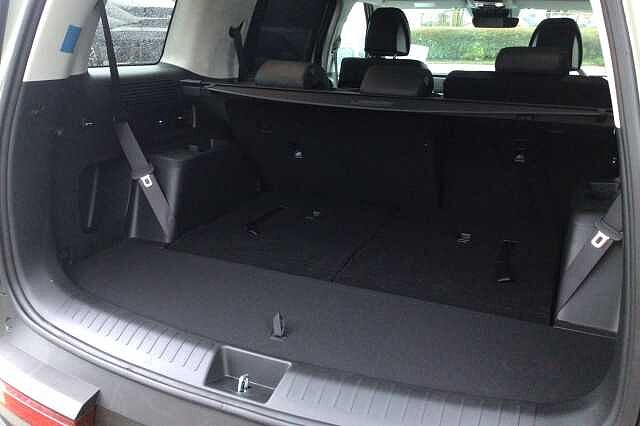 Hyundai SANTA FE PREMIUM White