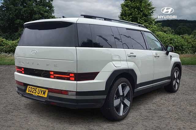 Hyundai SANTA FE PREMIUM White