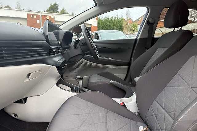 Hyundai BAYON T-GDI ULTIMATE DCT MHEV Intense Blue