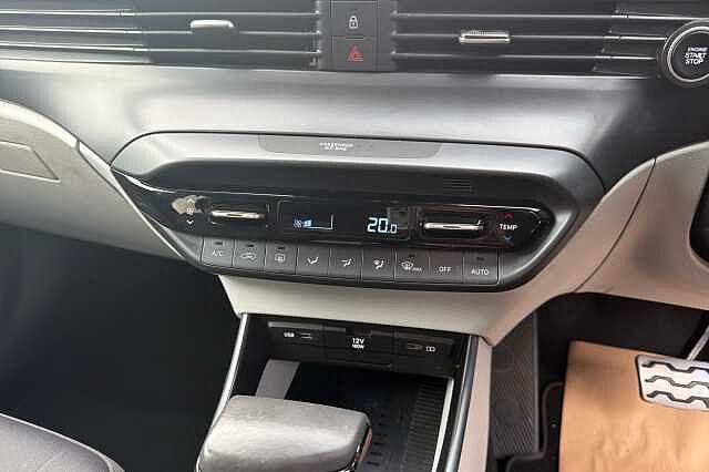 Hyundai BAYON T-GDI ULTIMATE DCT MHEV Intense Blue