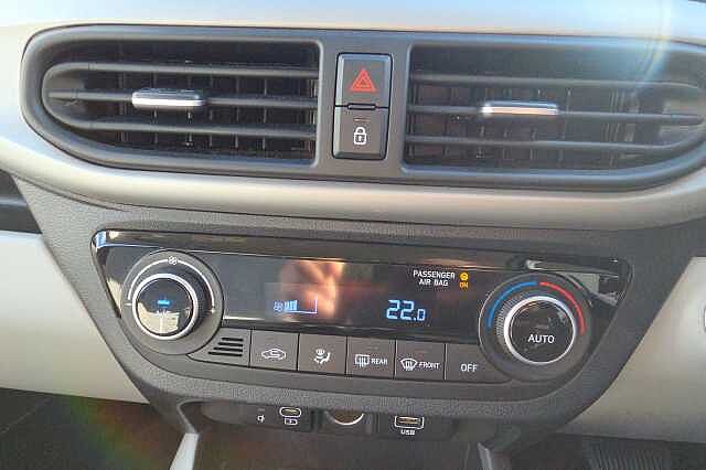 Hyundai I10 MPI PREMIUM Dragon Red