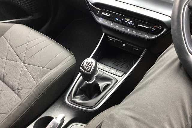 Hyundai BAYON T-GDI PREMIUM MHEV Aurora Grey