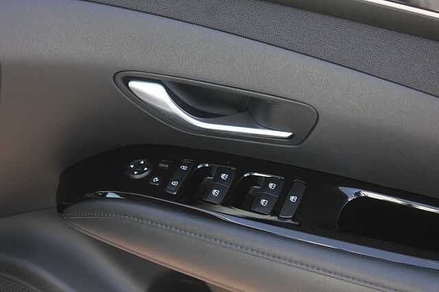 Hyundai TUCSON 1.6 TGDi Hybrid 230 Ultimate 5dr 2WD Auto Polar White