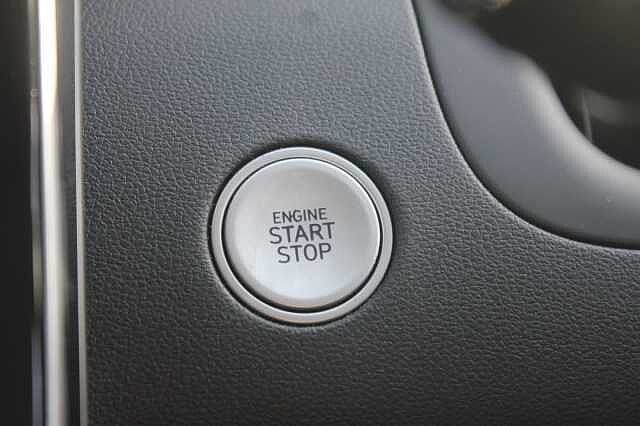 Hyundai TUCSON 1.6 TGDi Hybrid 230 Ultimate 5dr 2WD Auto Polar White