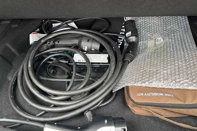 Hyundai KONA 65.4kWh Ultimate SUV 5dr Electric Auto (218 ps) White