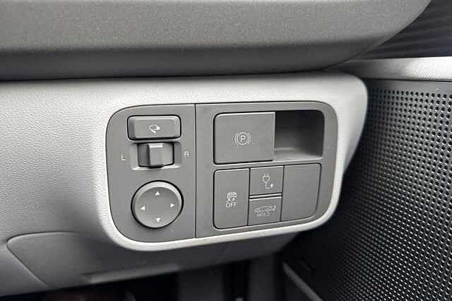 Hyundai IONIQ 6 77.4kWh Ultimate Saloon 4dr Electric Auto (228 ps) White