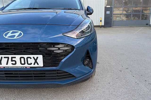 Hyundai i10 1.2 Premium Hatchback 5dr Petrol Auto Euro 6 (s/s) (79 ps)