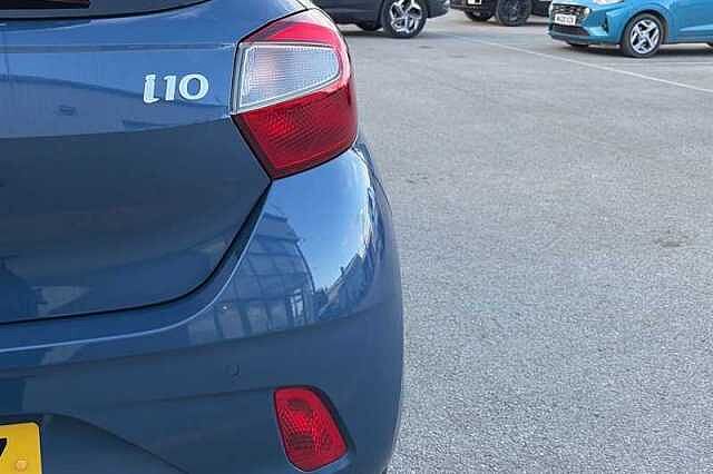Hyundai i10 1.2 Premium Hatchback 5dr Petrol Auto Euro 6 (s/s) (79 ps)
