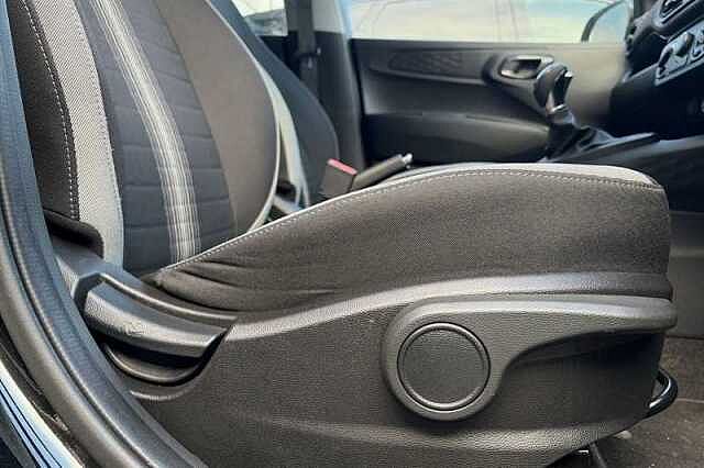 Hyundai I10 1.2 Advance Hatchback 5dr Petrol Auto Euro 6 (s/s) (79 ps) Black