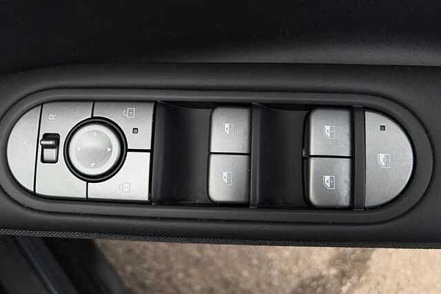 Hyundai IONIQ 5 84kWh Premium Hatchback 5dr Electric Auto (228 ps) Green