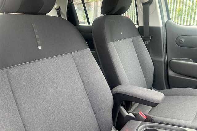 Hyundai INSTER Long Range 49kWh 02 SUV 5dr Electric Auto (115 ps) White