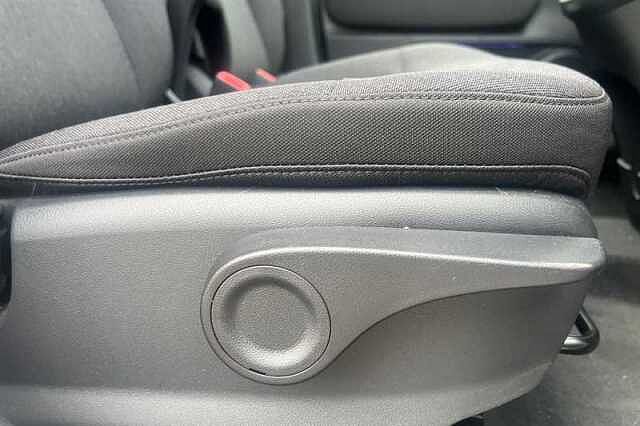 Hyundai INSTER Long Range 49kWh 02 SUV 5dr Electric Auto (115 ps) White