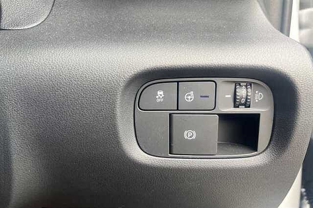 Hyundai INSTER Long Range 49kWh 02 SUV 5dr Electric Auto (115 ps) White