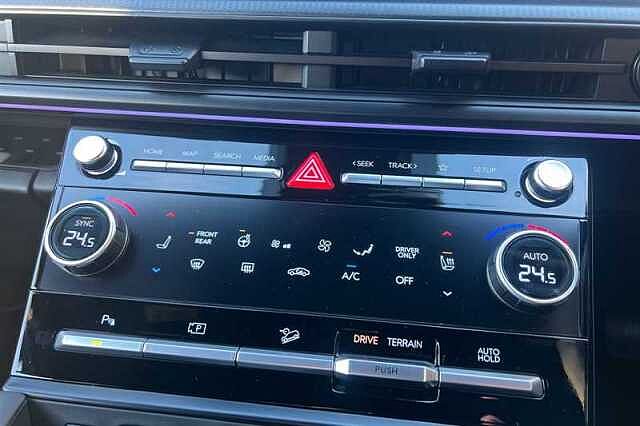 Hyundai SANTA FE 1.6 h T-GDi Calligraphy SUV 5dr Petrol Hybrid Auto 4WD Euro 6 (s/s) (7Seat) (215 Black