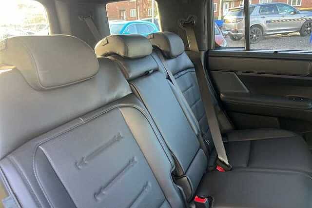 Hyundai SANTA FE 1.6 h T-GDi Calligraphy SUV 5dr Petrol Hybrid Auto 4WD Euro 6 (s/s) (7Seat) (215 Black