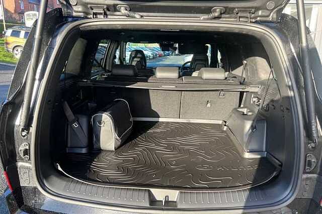 Hyundai SANTA FE 1.6 h T-GDi Calligraphy SUV 5dr Petrol Hybrid Auto 4WD Euro 6 (s/s) (7Seat) (215 Black