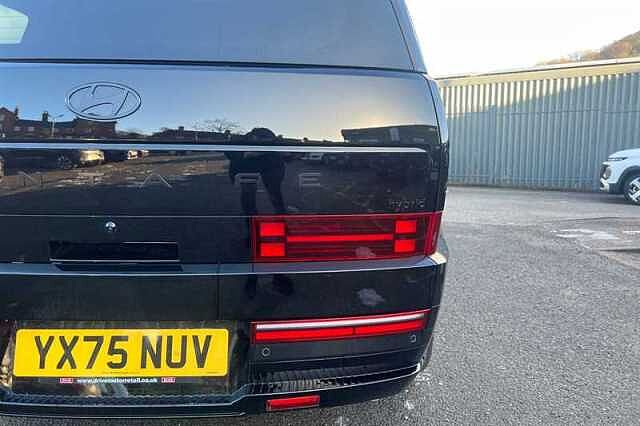 Hyundai SANTA FE 1.6 h T-GDi Calligraphy SUV 5dr Petrol Hybrid Auto 4WD Euro 6 (s/s) (7Seat) (215 Black