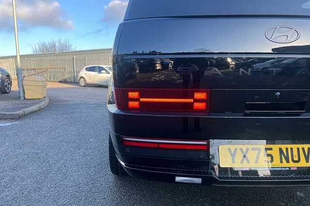 Hyundai SANTA FE 1.6 h T-GDi Calligraphy SUV 5dr Petrol Hybrid Auto 4WD Euro 6 (s/s) (7Seat) (215 Black