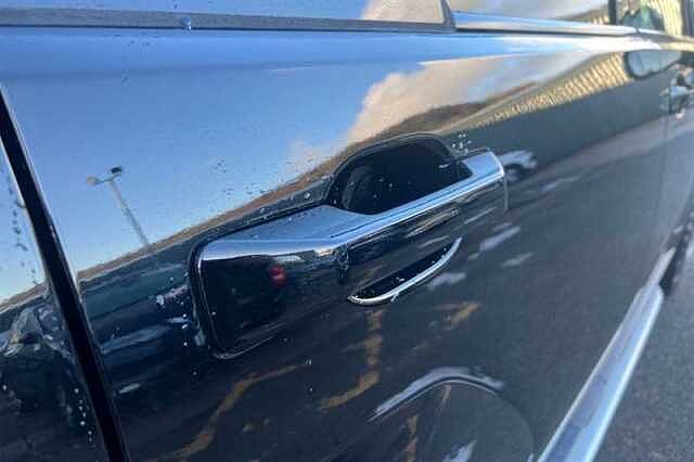 Hyundai SANTA FE 1.6 h T-GDi Calligraphy SUV 5dr Petrol Hybrid Auto 4WD Euro 6 (s/s) (7Seat) (215 Black