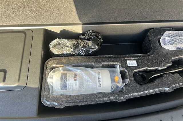 Hyundai SANTA FE 1.6 h T-GDi Calligraphy SUV 5dr Petrol Hybrid Auto 4WD Euro 6 (s/s) (7Seat) (215 Black