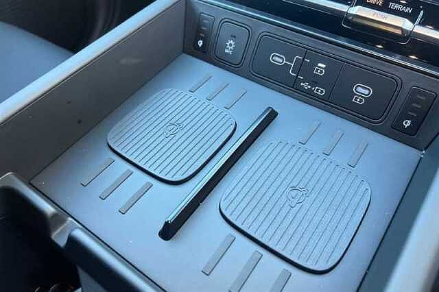 Hyundai SANTA FE 1.6 h T-GDi Calligraphy SUV 5dr Petrol Hybrid Auto 4WD Euro 6 (s/s) (7Seat) (215 Black