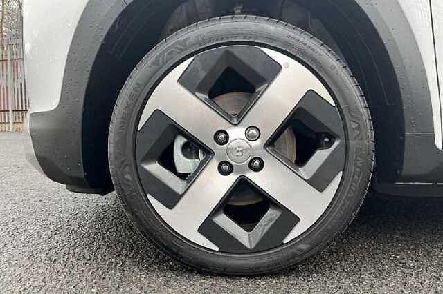 Hyundai INSTER Long Range 49kWh 02 SUV 5dr Electric Auto (115 ps) White