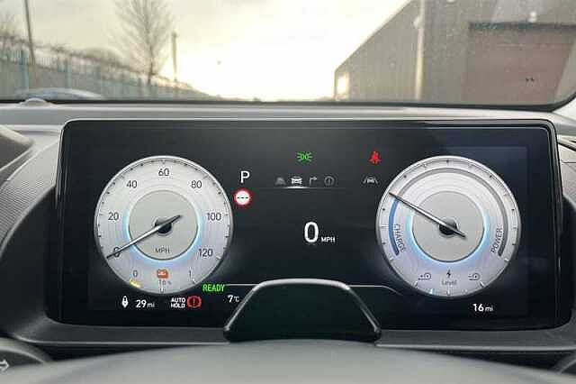 Hyundai INSTER Long Range 49kWh 02 SUV 5dr Electric Auto (115 ps) White