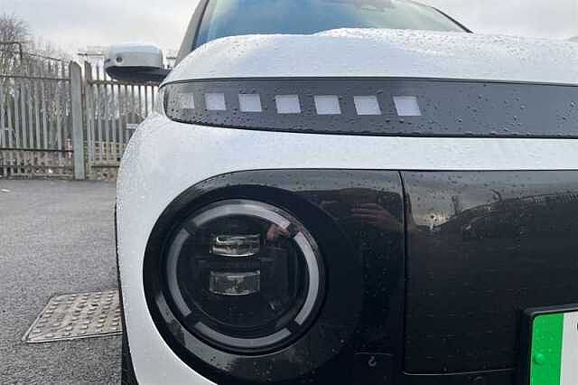 Hyundai INSTER Long Range 49kWh 02 SUV 5dr Electric Auto (115 ps) White