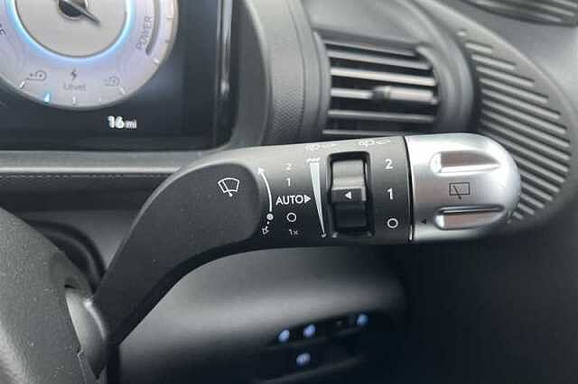 Hyundai INSTER Long Range 49kWh 02 SUV 5dr Electric Auto (115 ps) White