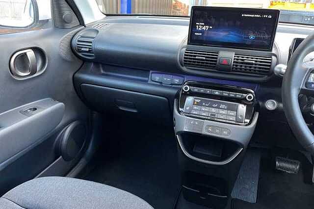 Hyundai INSTER Long Range 49kWh 02 SUV 5dr Electric Auto (115 ps) White