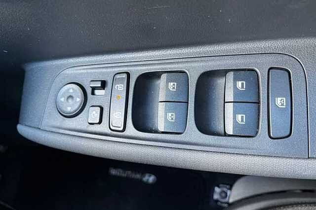 Hyundai INSTER Long Range 49kWh 02 SUV 5dr Electric Auto (115 ps) White