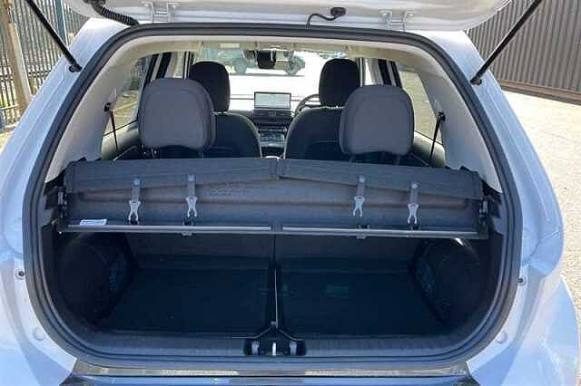 Hyundai INSTER Long Range 49kWh 02 SUV 5dr Electric Auto (115 ps) White