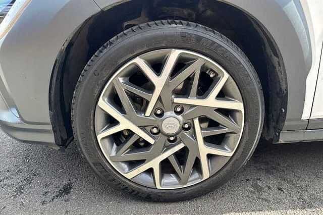 Hyundai KONA 1.6 h-GDi Premium SUV 5dr Petrol Hybrid DCT Euro 6 (s/s) (141 ps) White