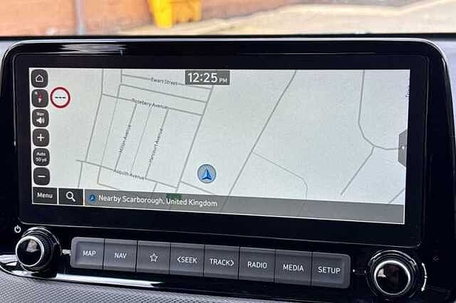 Hyundai KONA 1.6 h-GDi Premium SUV 5dr Petrol Hybrid DCT Euro 6 (s/s) (141 ps) White