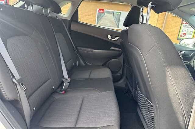 Hyundai KONA 1.6 h-GDi Premium SUV 5dr Petrol Hybrid DCT Euro 6 (s/s) (141 ps) White