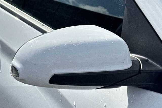 Hyundai KONA 1.6 h-GDi Premium SUV 5dr Petrol Hybrid DCT Euro 6 (s/s) (141 ps) White