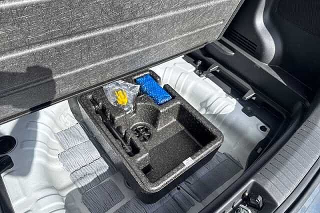 Hyundai KONA 1.6 h-GDi Premium SUV 5dr Petrol Hybrid DCT Euro 6 (s/s) (141 ps) White